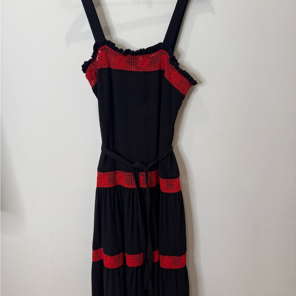 VINTAGE 1970s Elegant Black & Red Dress. Will include black Rose pin 🌹